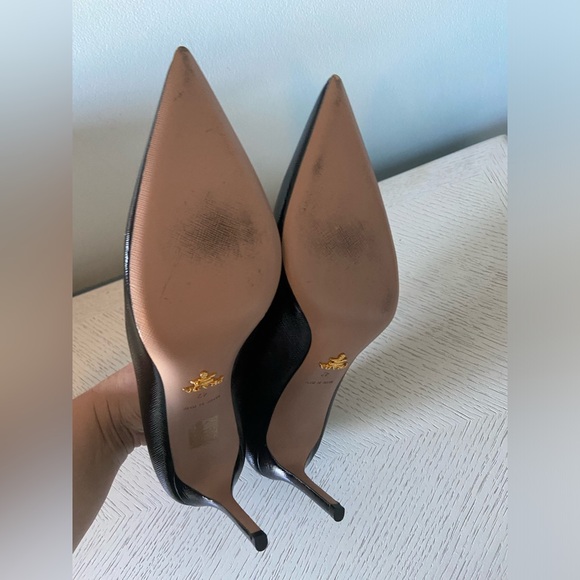 Prada Black Saffiano Vernice Leather Pointed-Toe Pumps size 42 - Picture 11 of 13